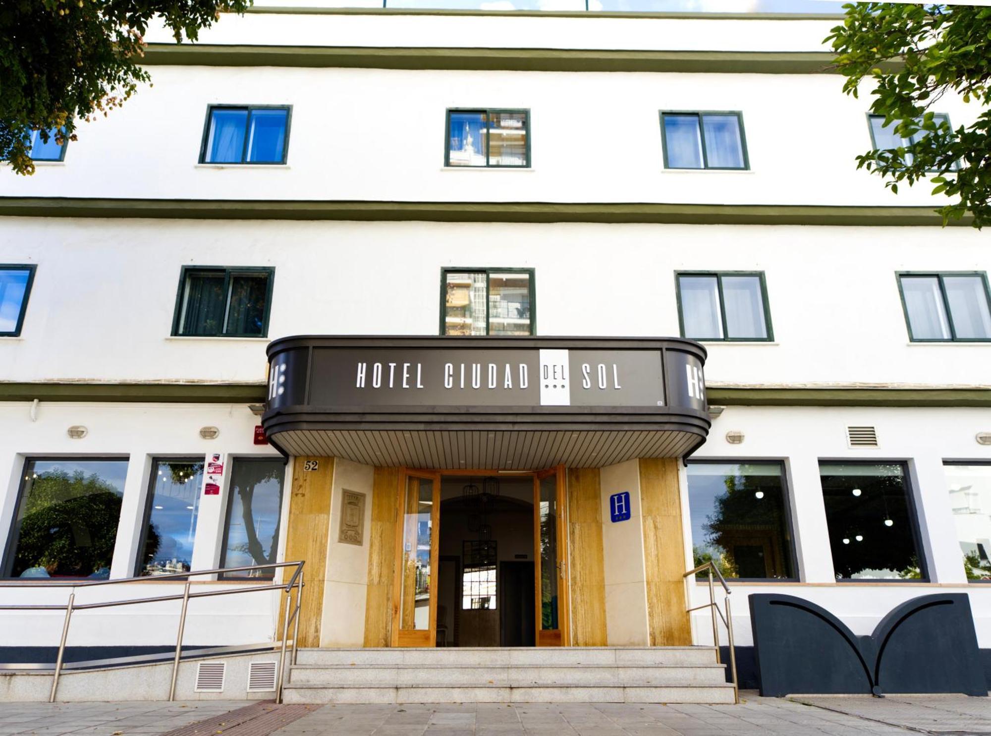 Hotel Ciudad Del Sol Ecija Exterior photo